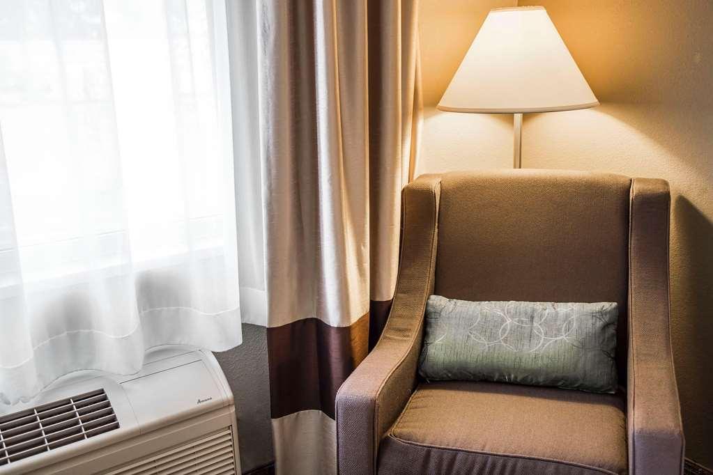 Quality Inn & Suites Bradford Zimmer foto