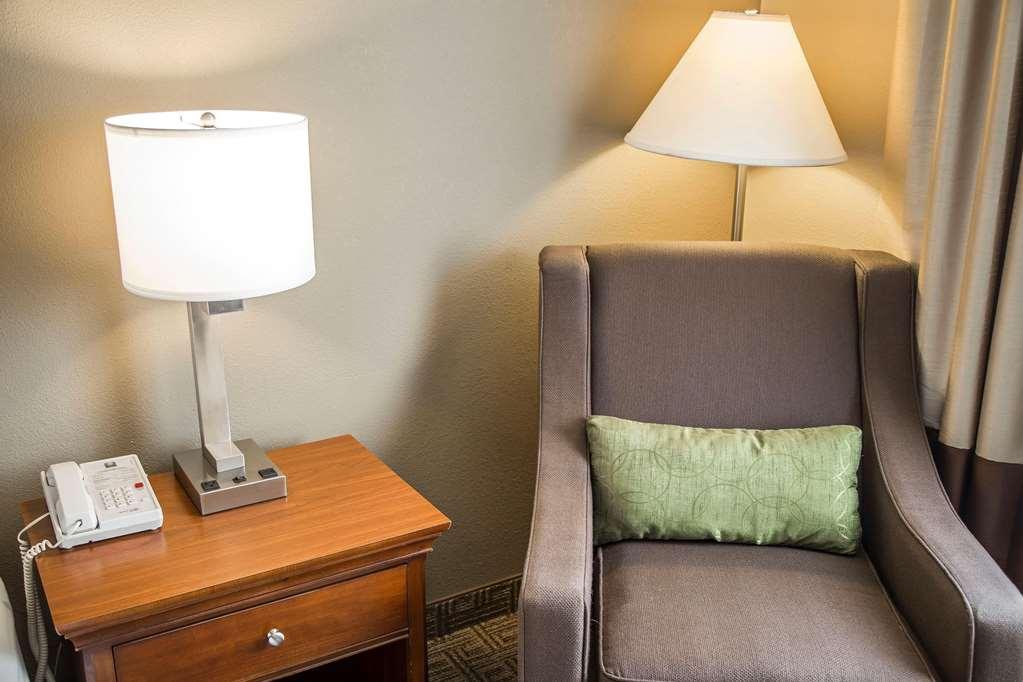 Quality Inn & Suites Bradford Zimmer foto